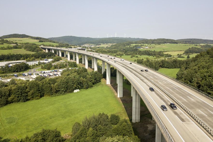 Brücke AdobeStock_169770445